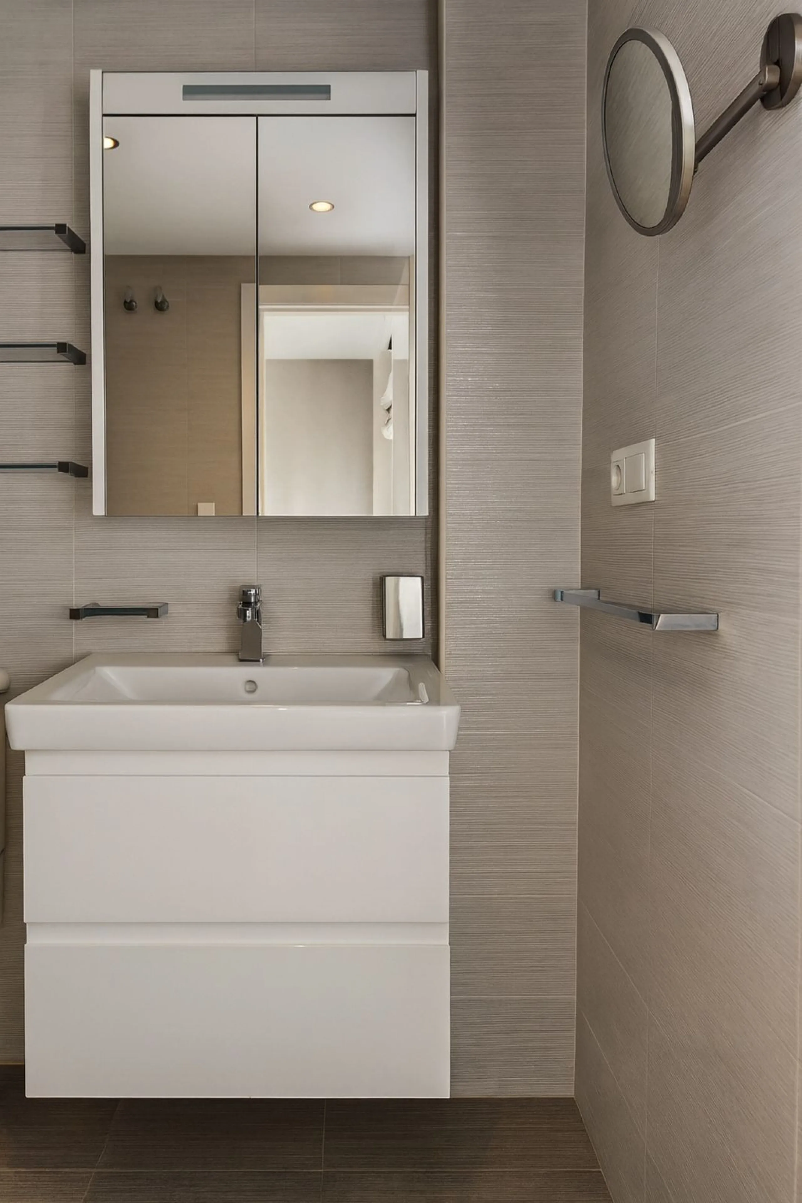 Fully Renovated Apartment Ready to Move In – Los Naranjos, Nueva Andalucía, Marbella
