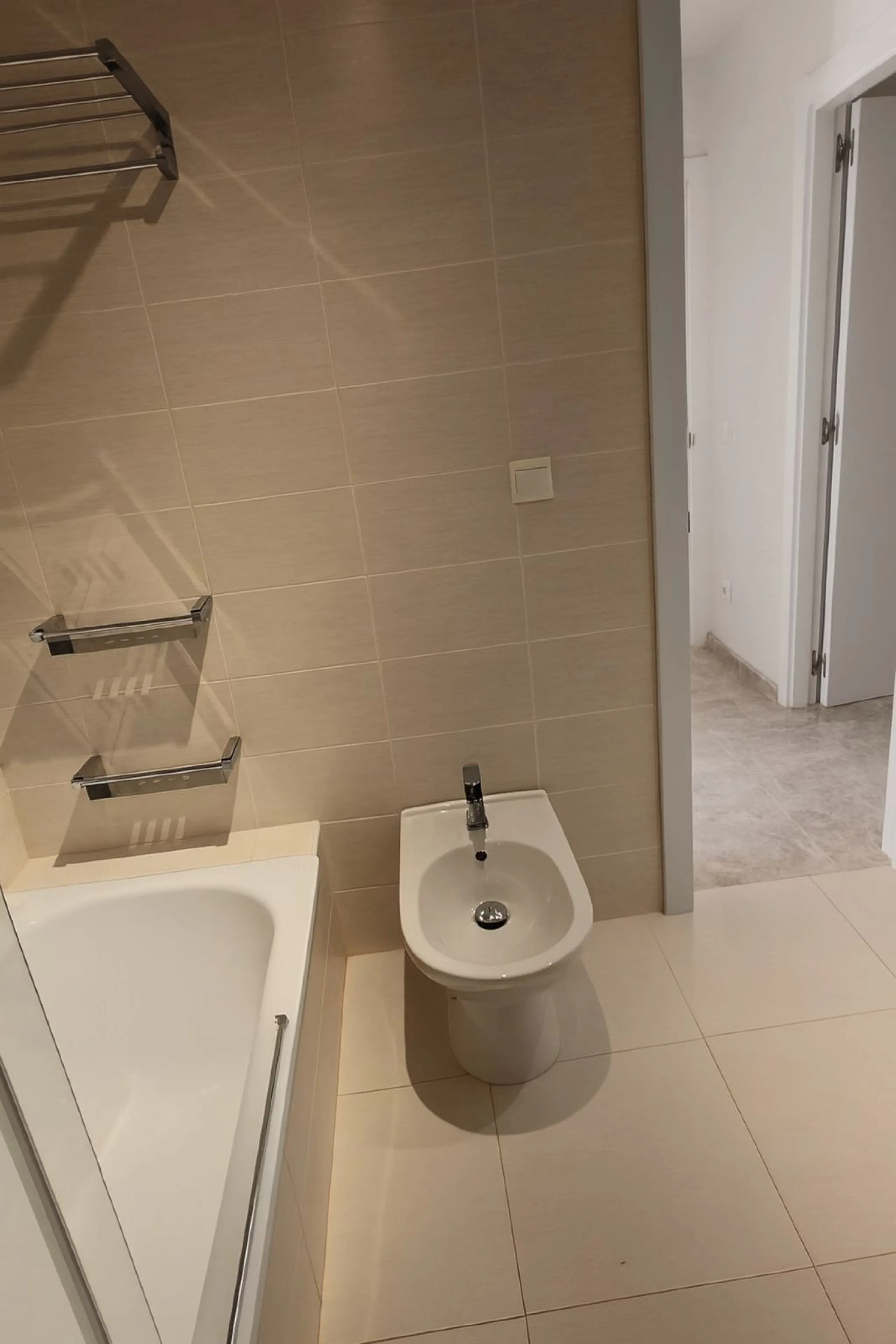 Fully Renovated Apartment Ready to Move In – Los Naranjos, Nueva Andalucía, Marbella