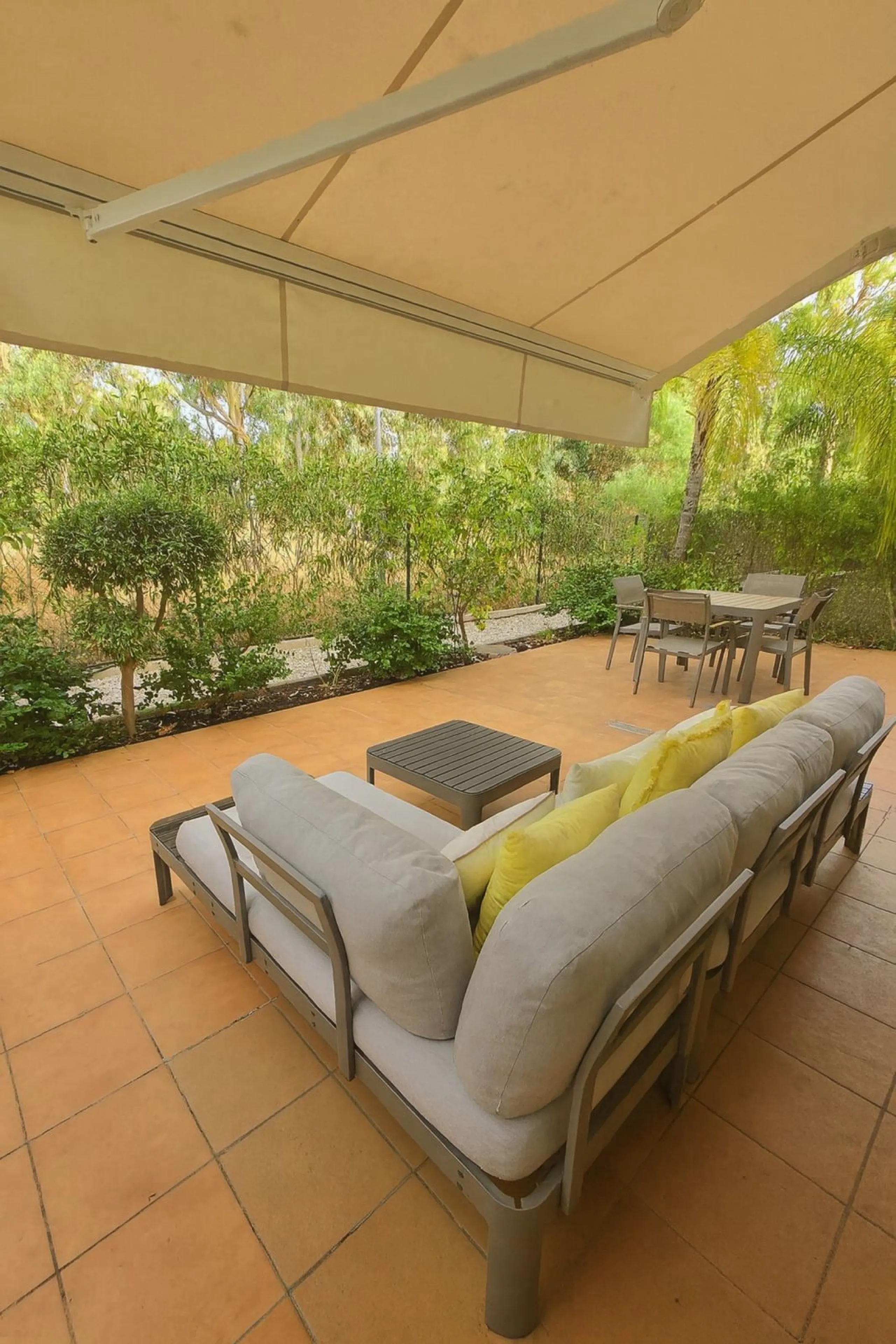 Fully Renovated Apartment Ready to Move In – Los Naranjos, Nueva Andalucía, Marbella