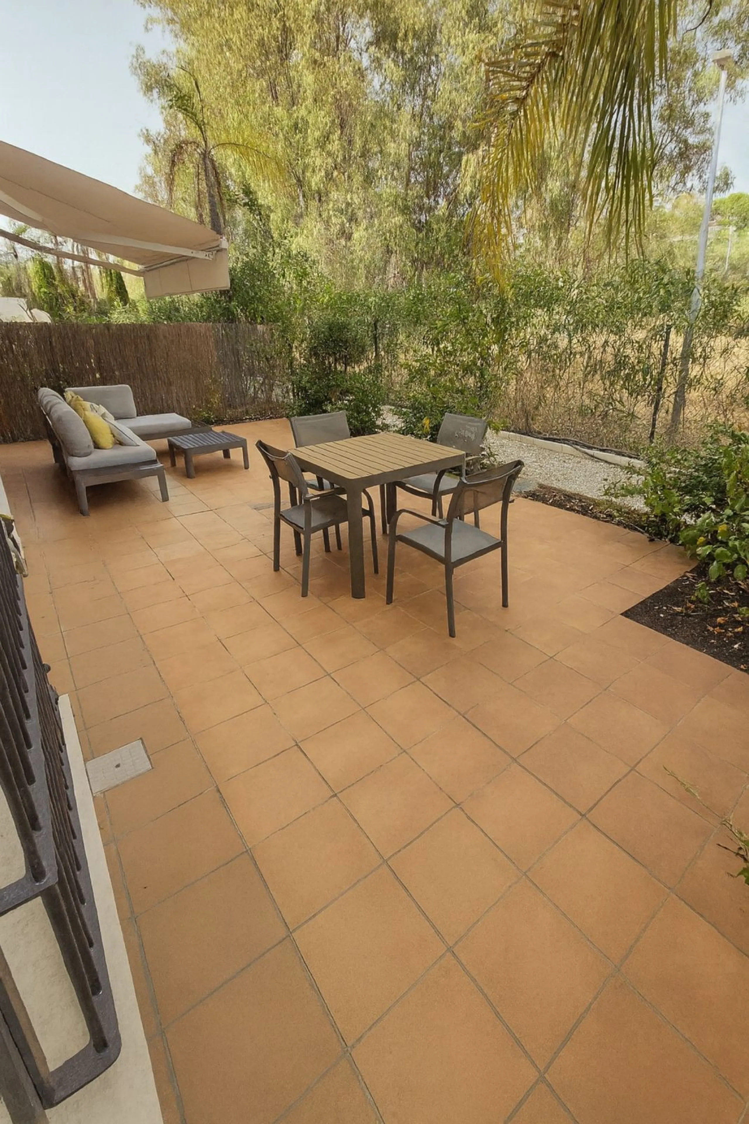 Fully Renovated Apartment Ready to Move In – Los Naranjos, Nueva Andalucía, Marbella