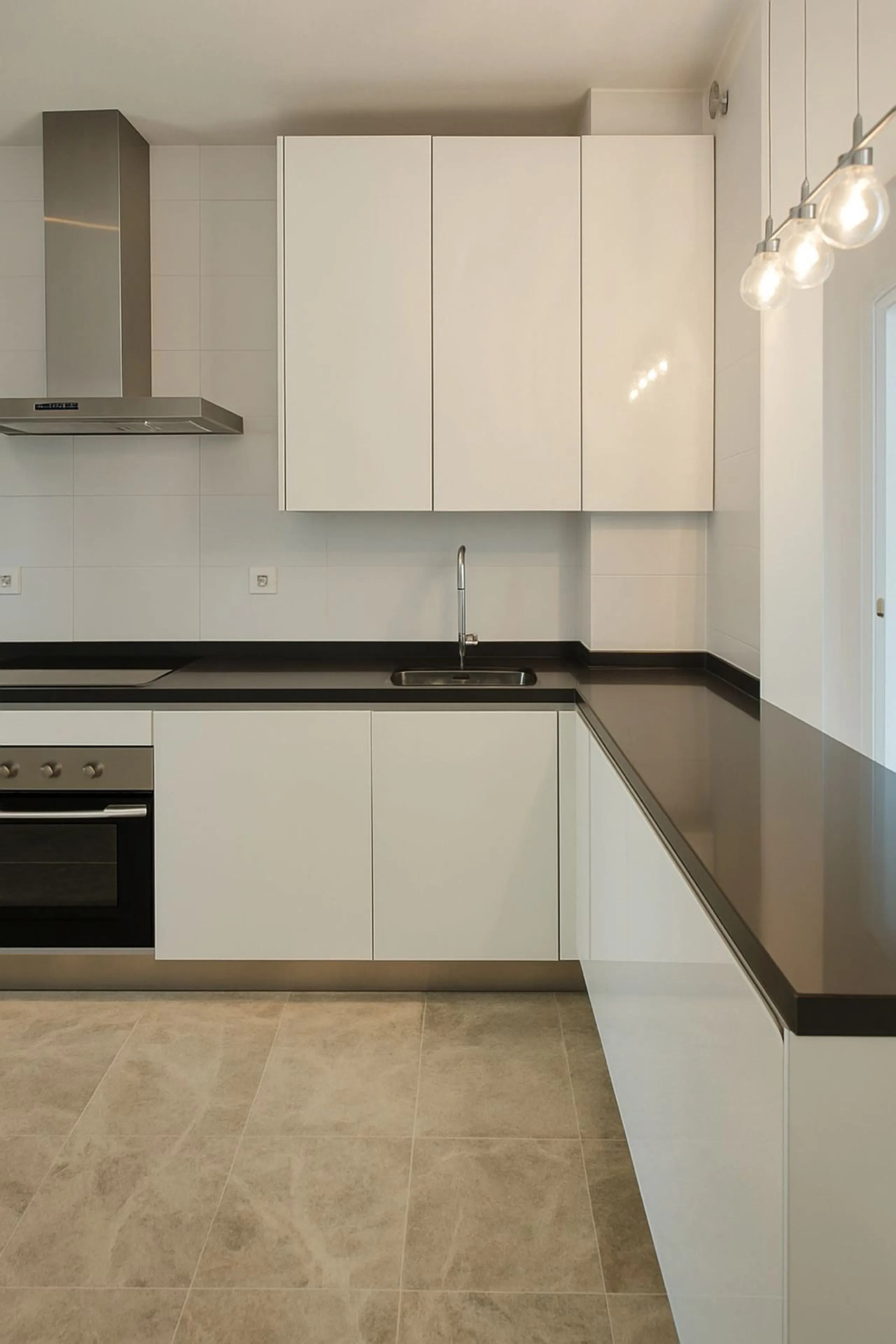 Fully Renovated Apartment Ready to Move In – Los Naranjos, Nueva Andalucía, Marbella