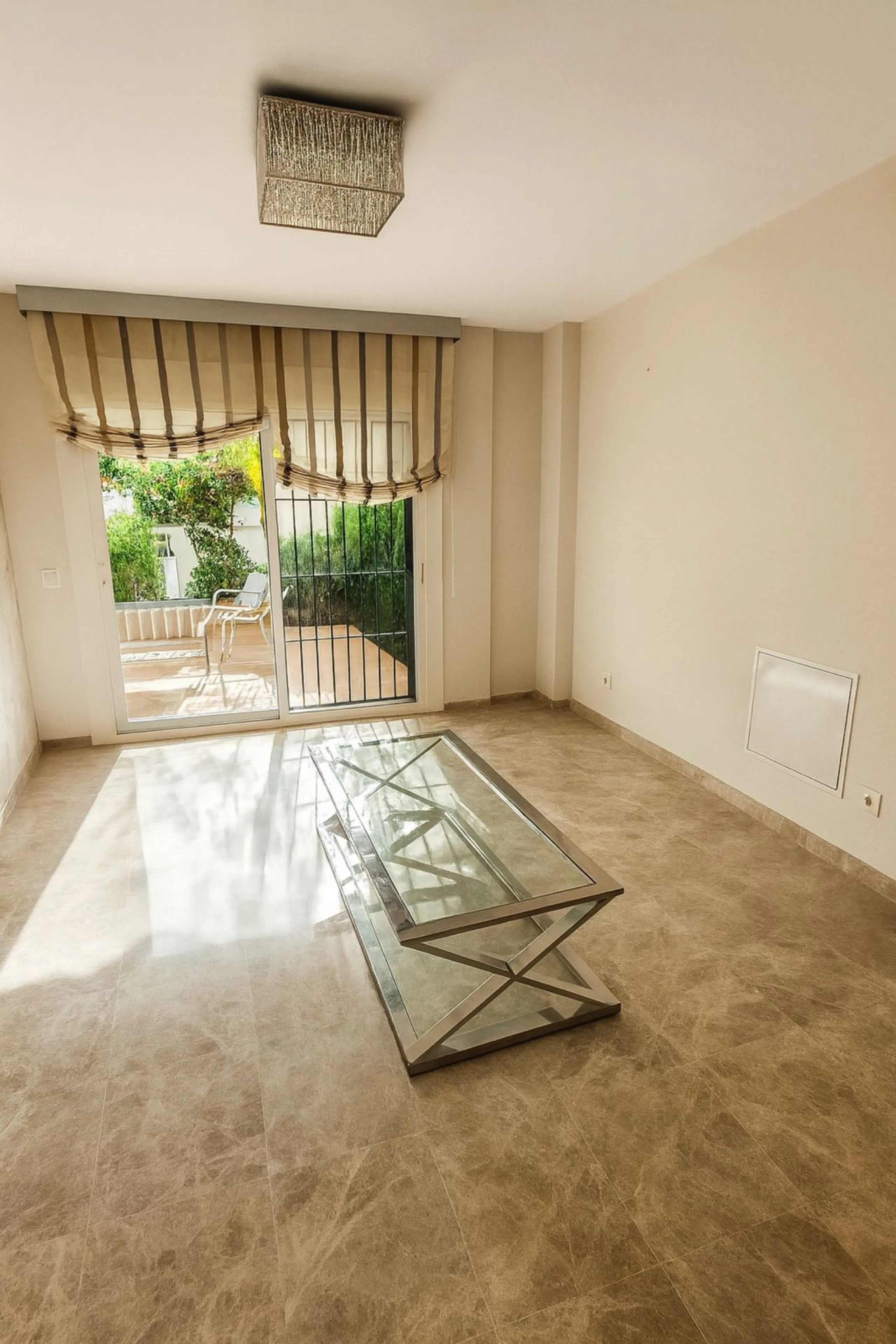 Fully Renovated Apartment Ready to Move In – Los Naranjos, Nueva Andalucía, Marbella