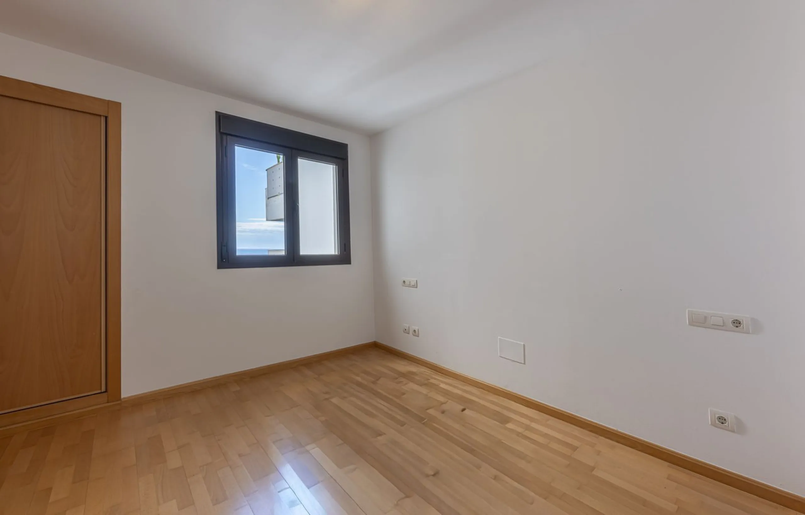 Exclusive apartment with frontal sea views in Camarate Golf – Casares Costa
