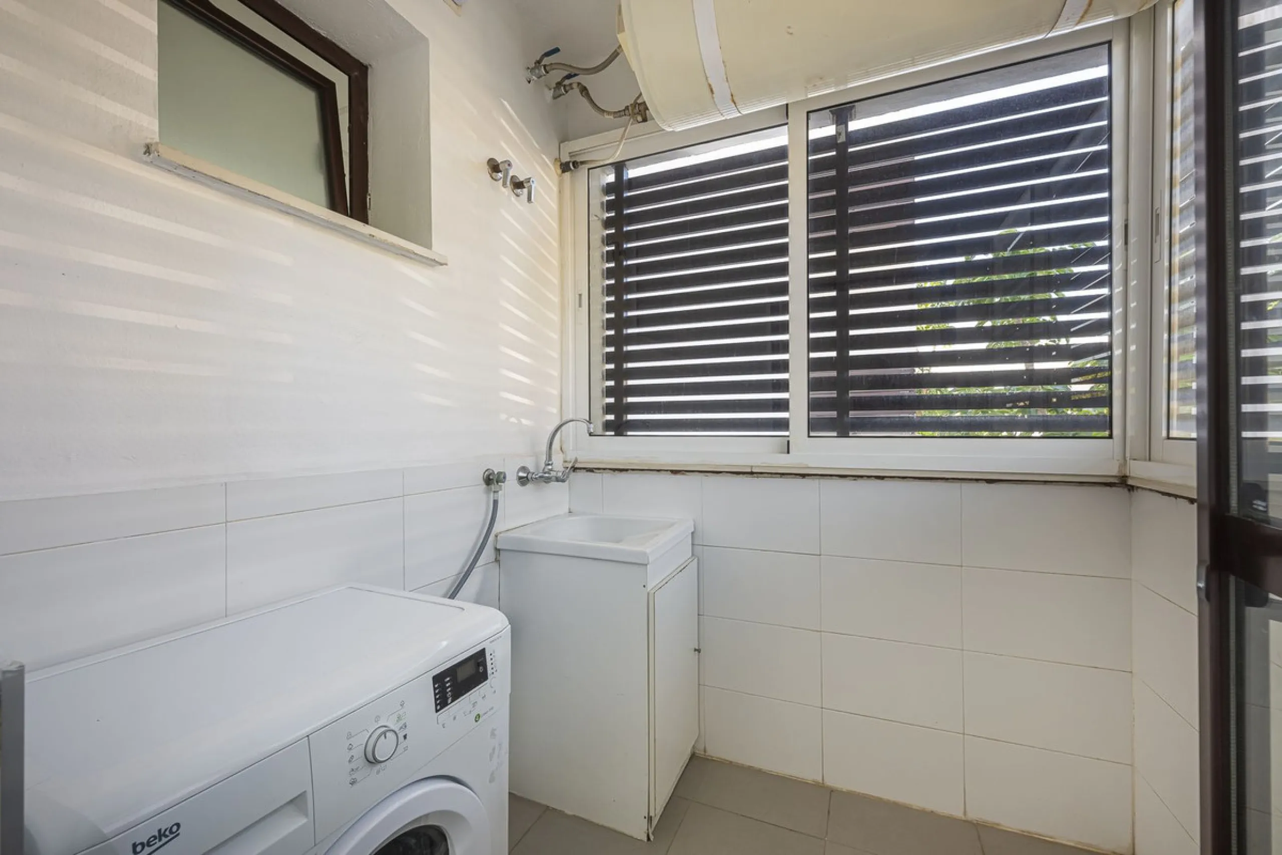 Exclusive apartment with frontal sea views in Camarate Golf – Casares Costa