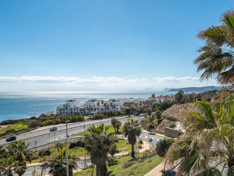 Exclusive apartment with frontal sea views in Camarate Golf – Casares Costa