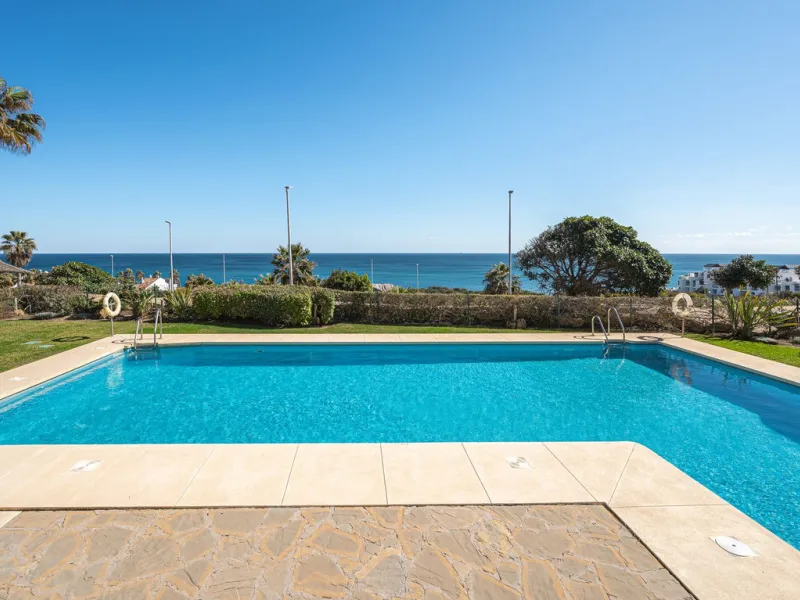 Exclusive apartment with frontal sea views in Camarate Golf – Casares Costa
