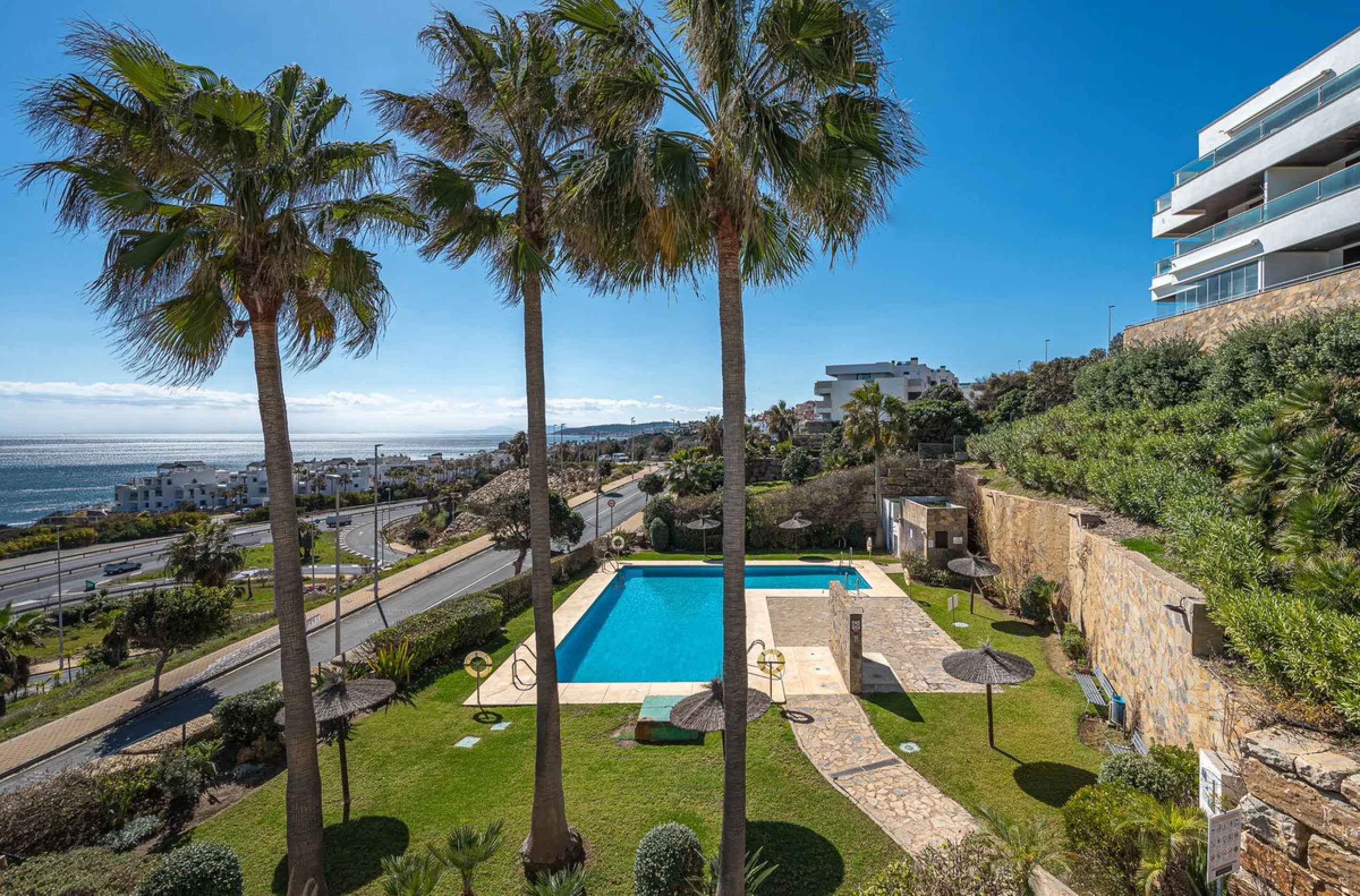 Exclusive apartment with frontal sea views in Camarate Golf – Casares Costa