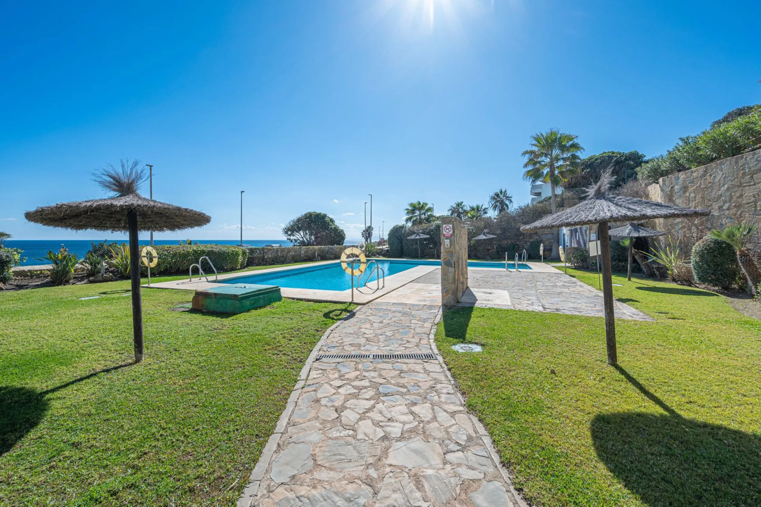 Exclusive apartment with frontal sea views in Camarate Golf – Casares Costa