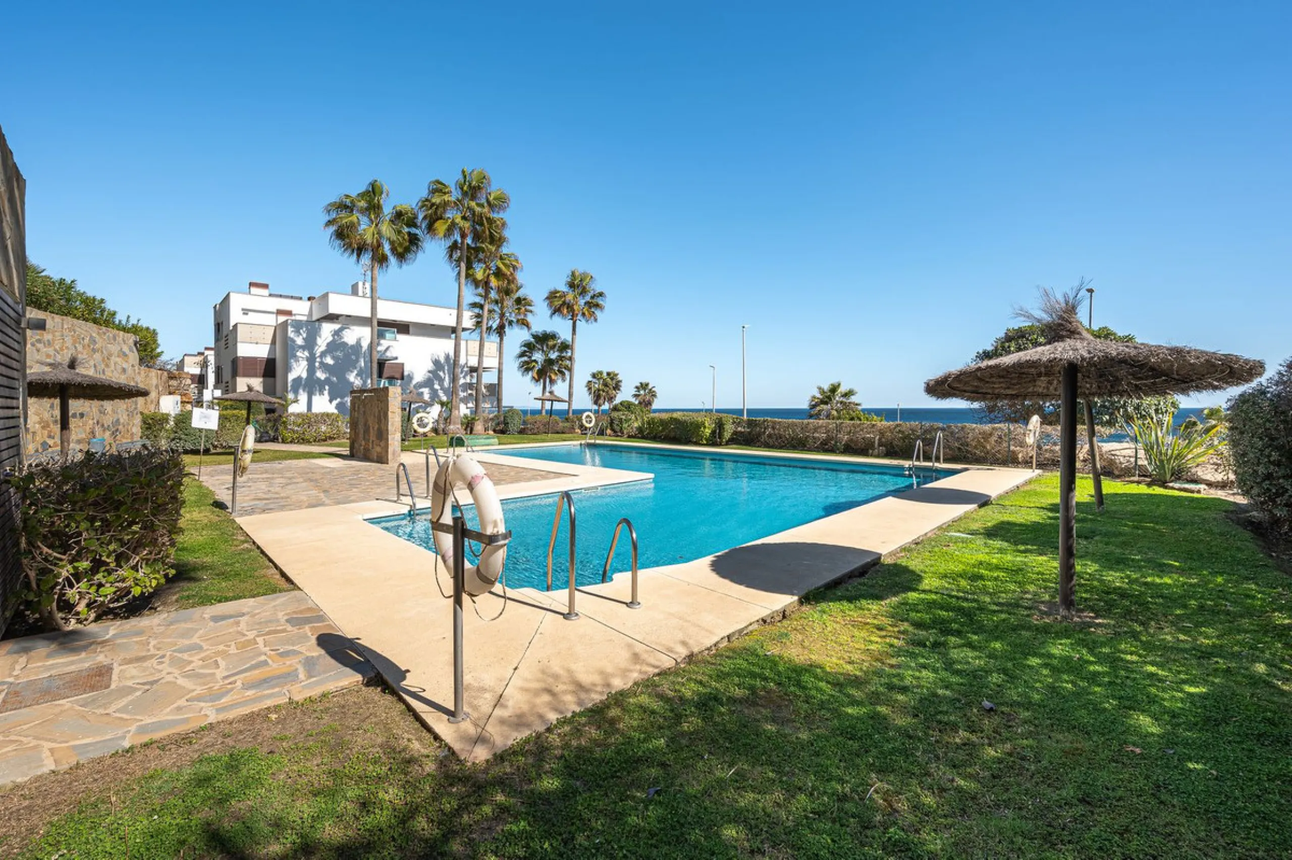 Exclusive apartment with frontal sea views in Camarate Golf – Casares Costa