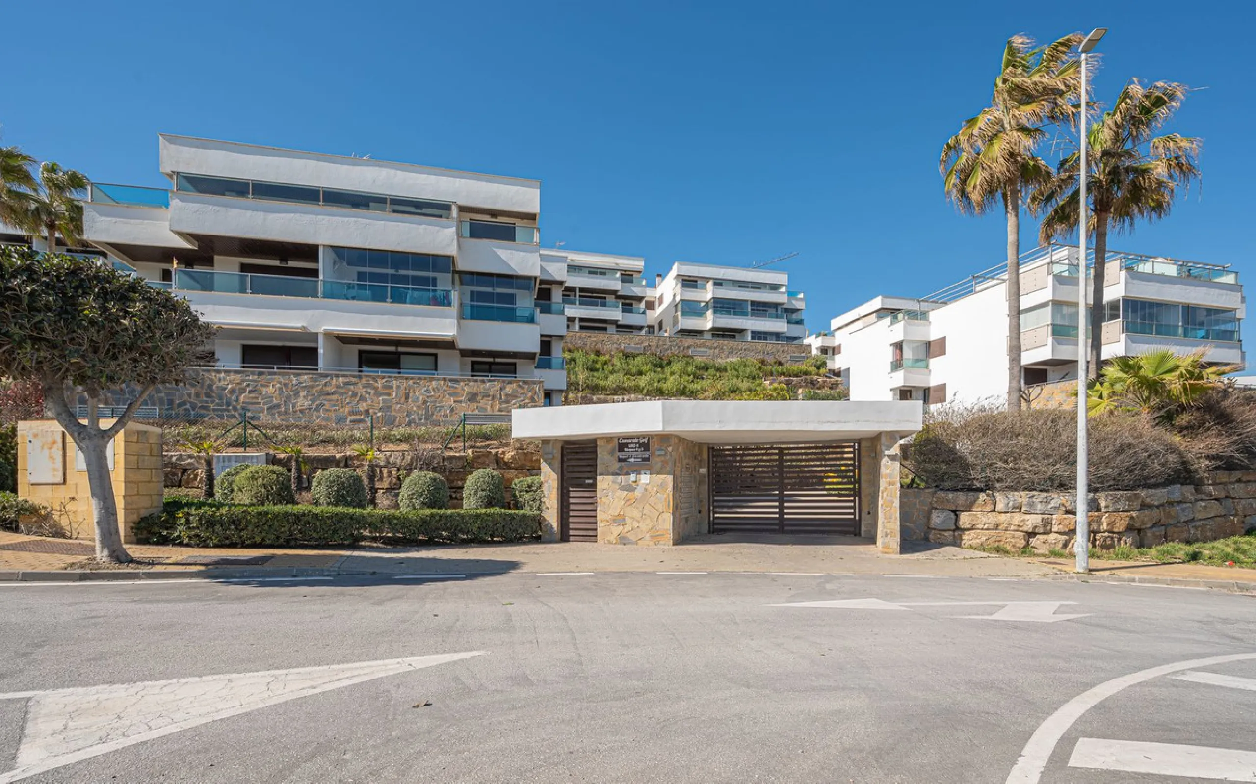 Exclusive apartment with frontal sea views in Camarate Golf – Casares Costa