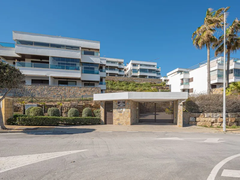 Exclusive apartment with frontal sea views in Camarate Golf – Casares Costa