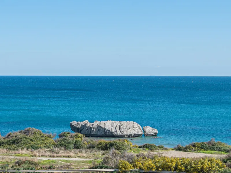 Exclusive apartment with frontal sea views in Camarate Golf – Casares Costa