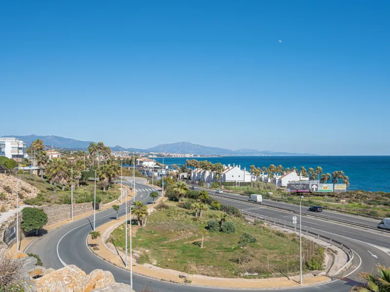 Exclusive apartment with frontal sea views in Camarate Golf – Casares Costa