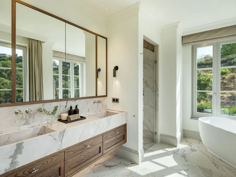This exceptional five-bedroom luxury villa for sale is located within the prestigious gated community of La Zagaleta, in Benahavís. Newly completed by the acclaimed architectural studio Puroform, the property showcases a refined blend of contemporary desi
