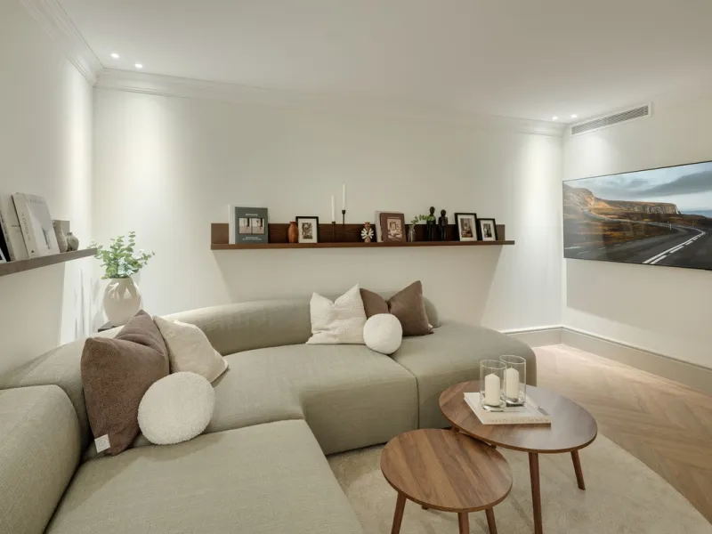 This exceptional five-bedroom luxury villa for sale is located within the prestigious gated community of La Zagaleta, in Benahavís. Newly completed by the acclaimed architectural studio Puroform, the property showcases a refined blend of contemporary desi