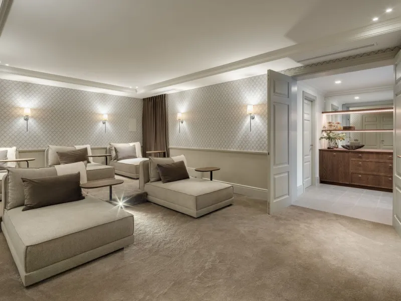 This exceptional five-bedroom luxury villa for sale is located within the prestigious gated community of La Zagaleta, in Benahavís. Newly completed by the acclaimed architectural studio Puroform, the property showcases a refined blend of contemporary desi