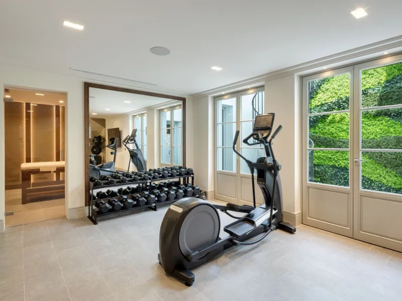 This exceptional five-bedroom luxury villa for sale is located within the prestigious gated community of La Zagaleta, in Benahavís. Newly completed by the acclaimed architectural studio Puroform, the property showcases a refined blend of contemporary desi