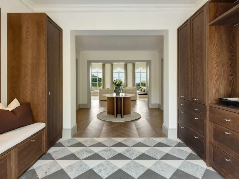 This exceptional five-bedroom luxury villa for sale is located within the prestigious gated community of La Zagaleta, in Benahavís. Newly completed by the acclaimed architectural studio Puroform, the property showcases a refined blend of contemporary desi