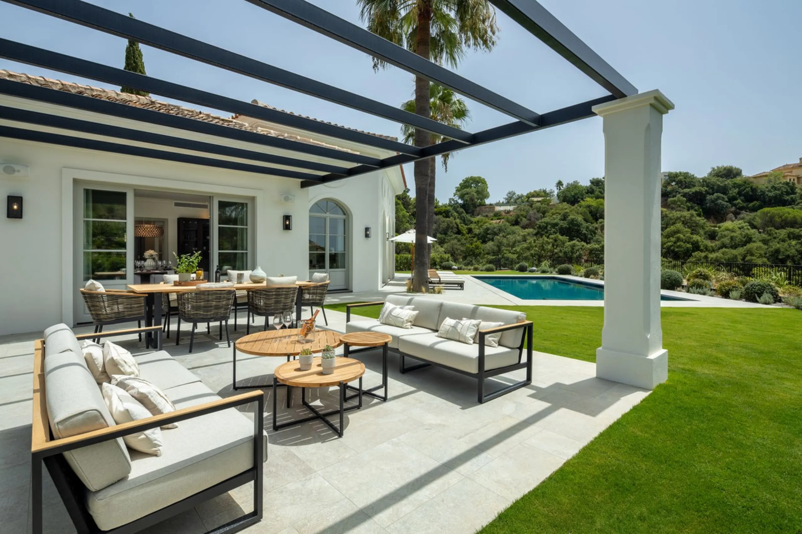 This exceptional five-bedroom luxury villa for sale is located within the prestigious gated community of La Zagaleta, in Benahavís. Newly completed by the acclaimed architectural studio Puroform, the property showcases a refined blend of contemporary desi