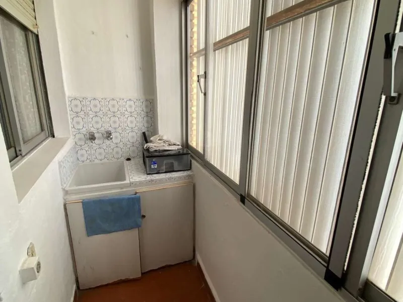 Apartment - Middle Floor Apartment в продаже в Málaga, Málaga. В доме 4 спален и 2 ванных комнат. Площадь дома 120 м²