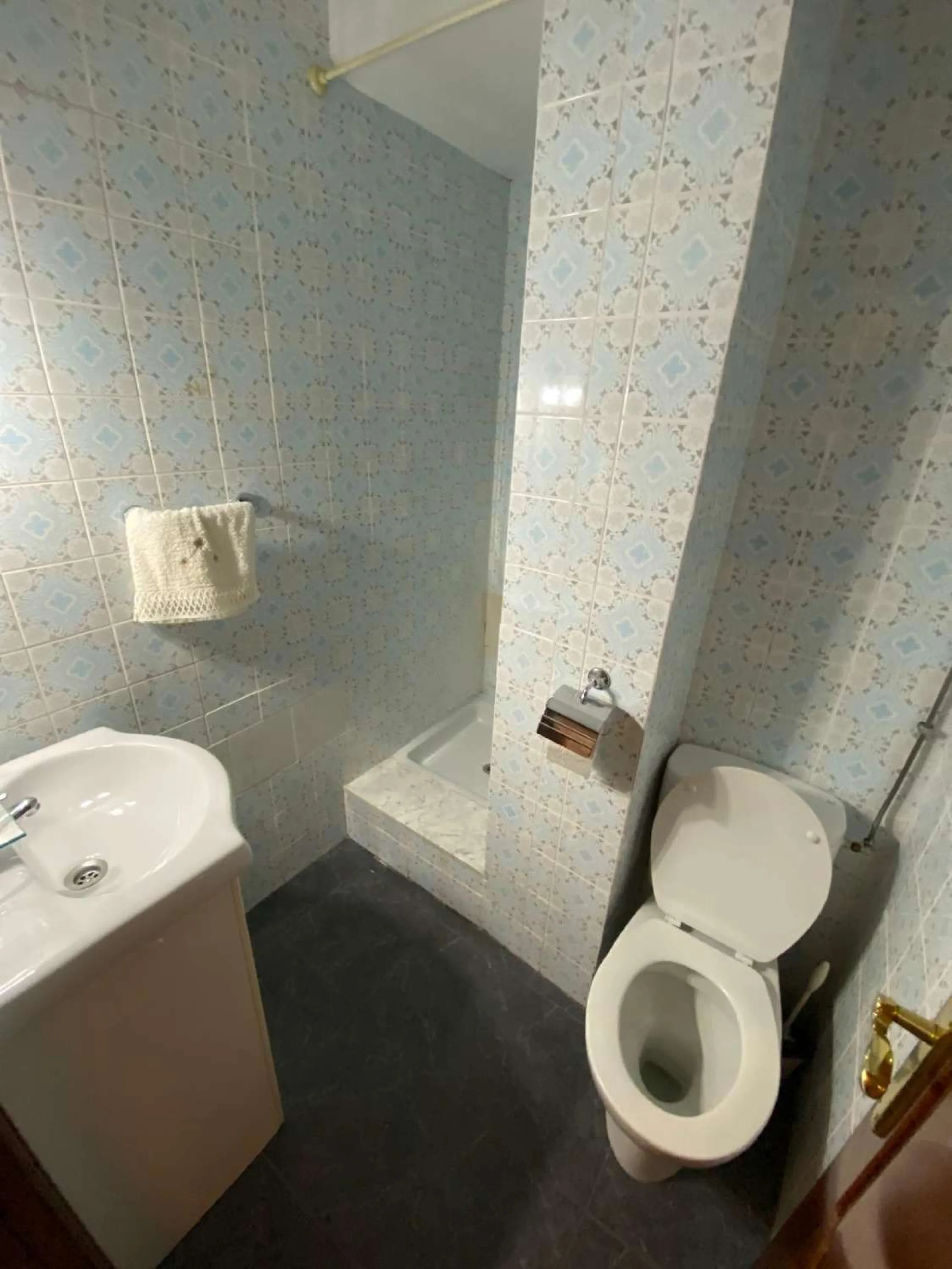Apartment - Middle Floor Apartment в продаже в Málaga, Málaga. В доме 4 спален и 2 ванных комнат. Площадь дома 120 м²