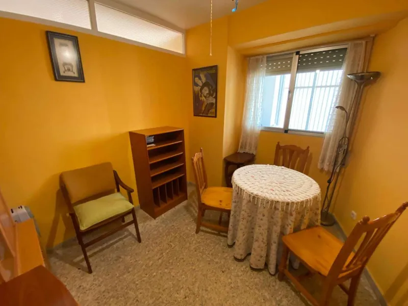 Apartment - Middle Floor Apartment в продаже в Málaga, Málaga. В доме 4 спален и 2 ванных комнат. Площадь дома 120 м²