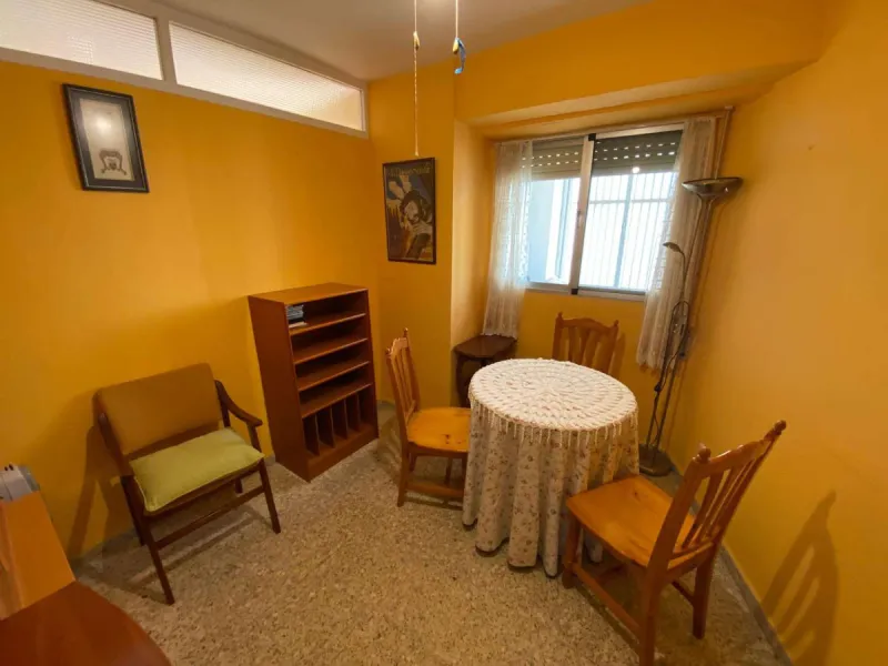 Apartment - Middle Floor Apartment в продаже в Málaga, Málaga. В доме 4 спален и 2 ванных комнат. Площадь дома 120 м²