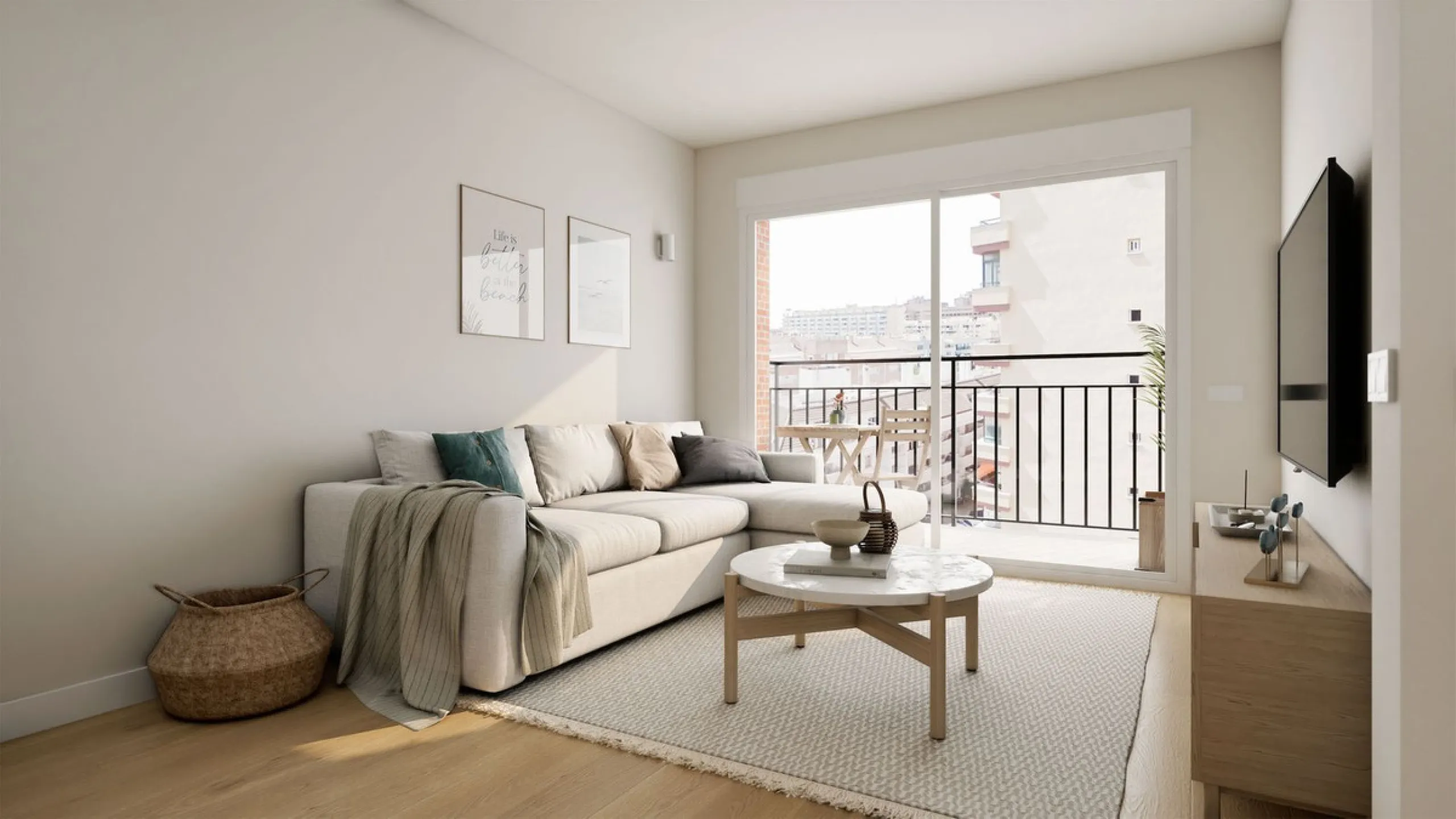 Apartment for sale between the Marina and Fuengirola city center, next to the beach