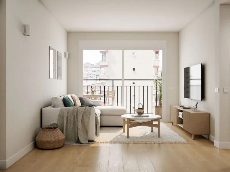 Apartment for sale between the Marina and Fuengirola city center, next to the beach