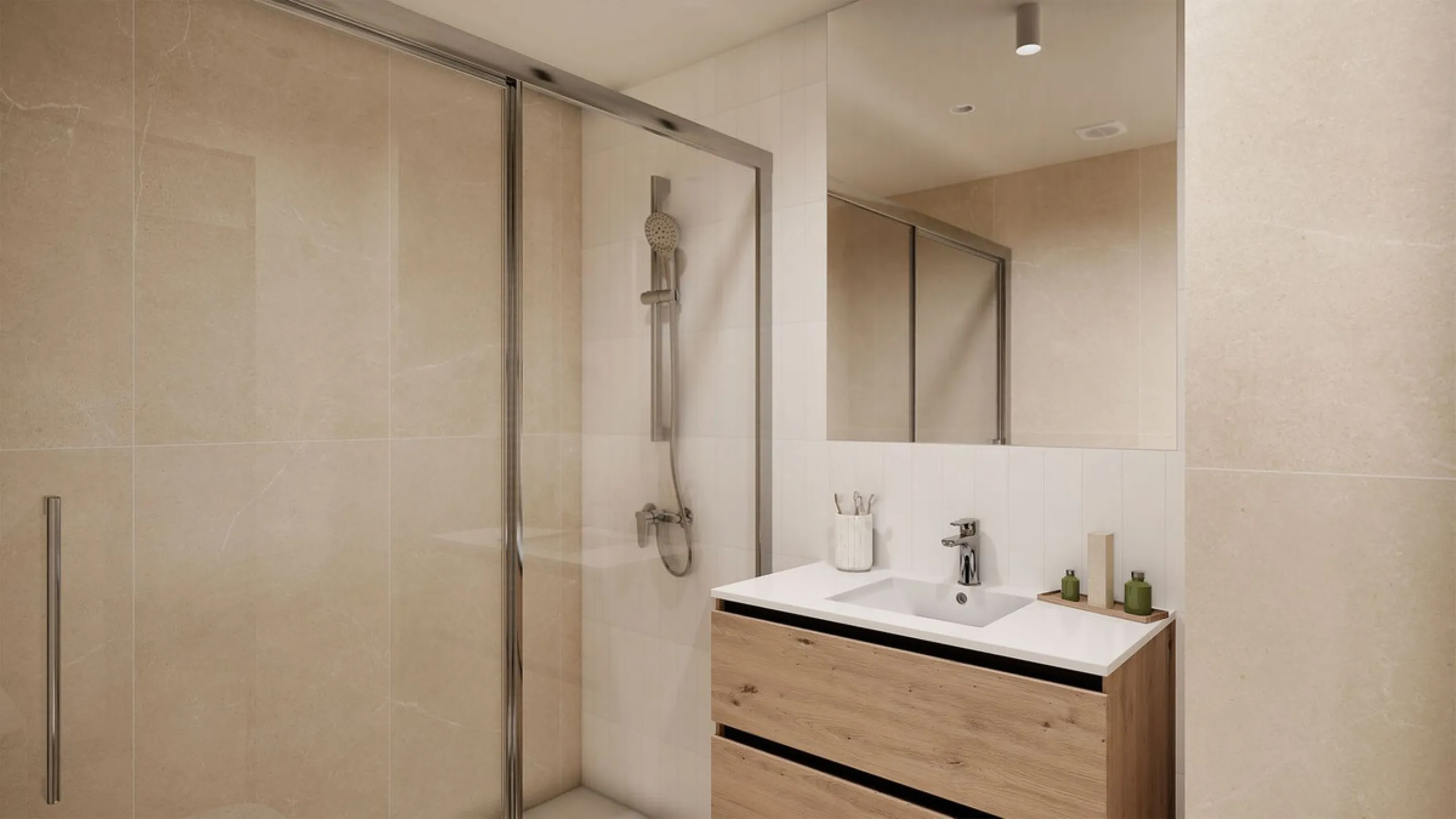 Apartment for sale between the Marina and Fuengirola city center, next to the beach