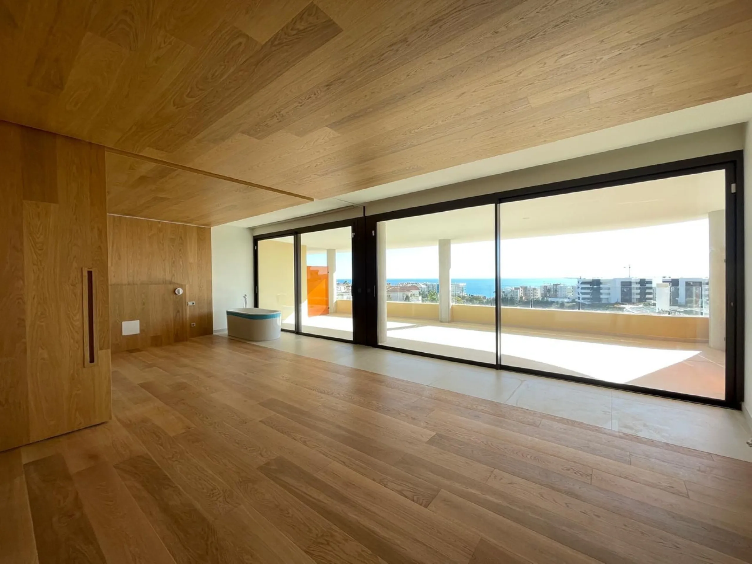 Apartment - Middle Floor Apartment в продаже в Fuengirola, Málaga. В доме 2 спален и 2 ванных комнат. Площадь дома 130 м²
