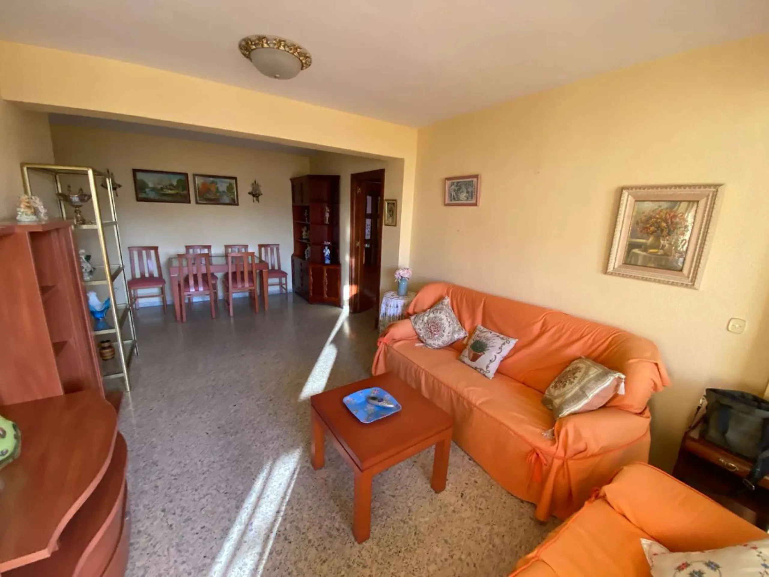 Apartment - Middle Floor Apartment в продаже в Málaga, Málaga. В доме 4 спален и 2 ванных комнат. Площадь дома 120 м²