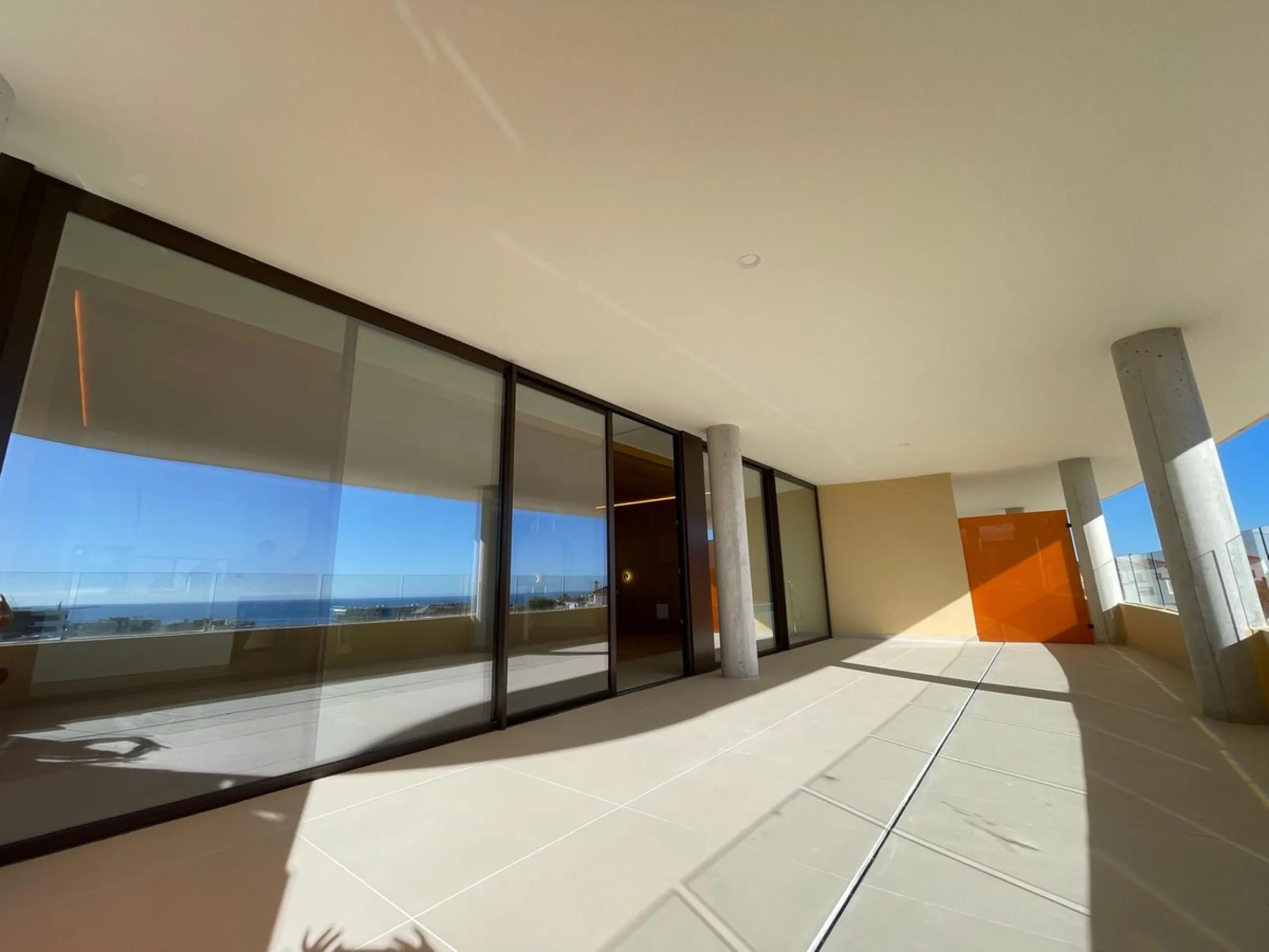 Apartment - Middle Floor Apartment в продаже в Fuengirola, Málaga. В доме 2 спален и 2 ванных комнат. Площадь дома 130 м²