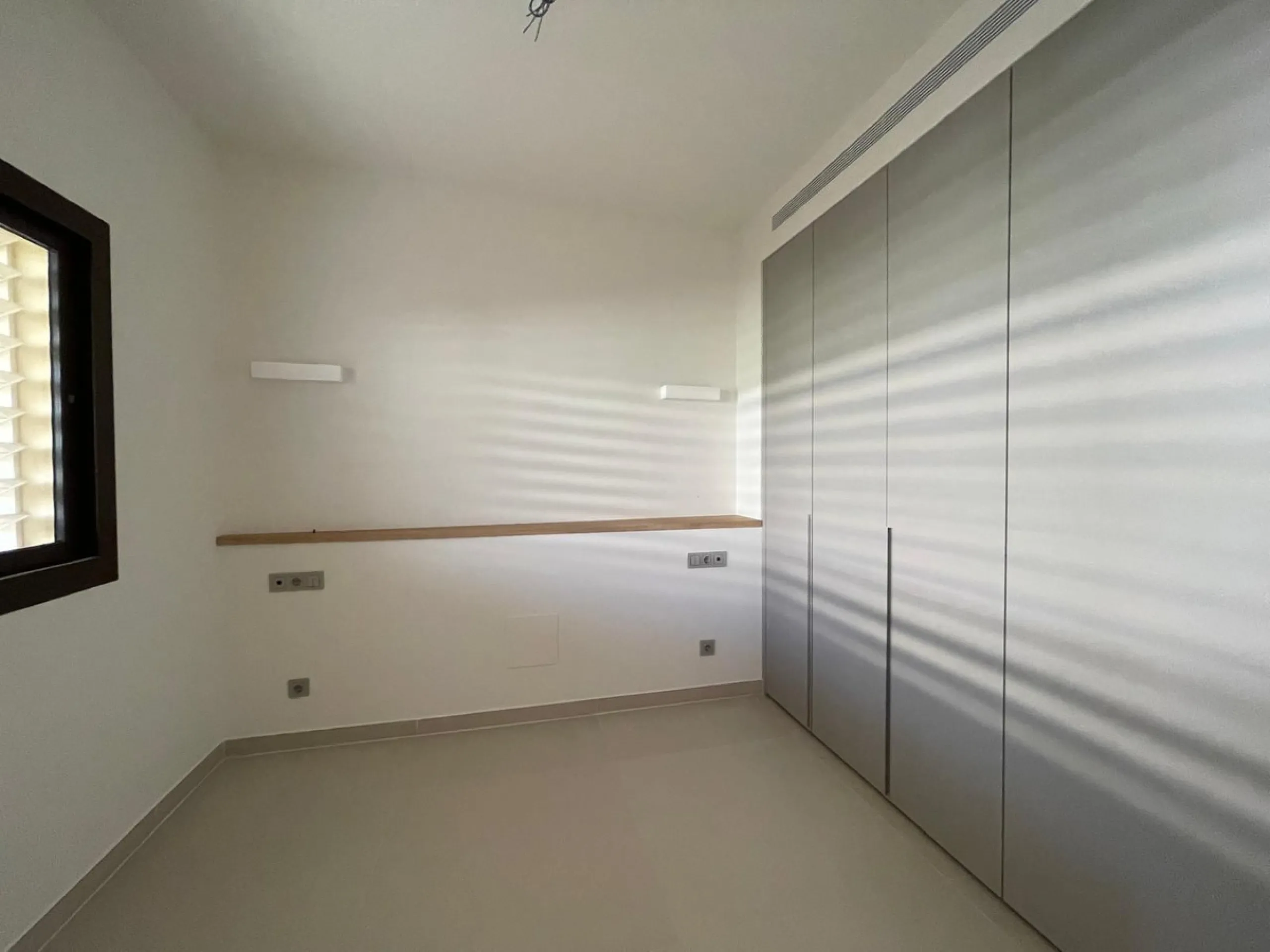 Apartment - Middle Floor Apartment в продаже в Fuengirola, Málaga. В доме 2 спален и 2 ванных комнат. Площадь дома 130 м²