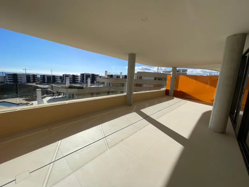 Apartment - Middle Floor Apartment в продаже в Fuengirola, Málaga. В доме 2 спален и 2 ванных комнат. Площадь дома 130 м²