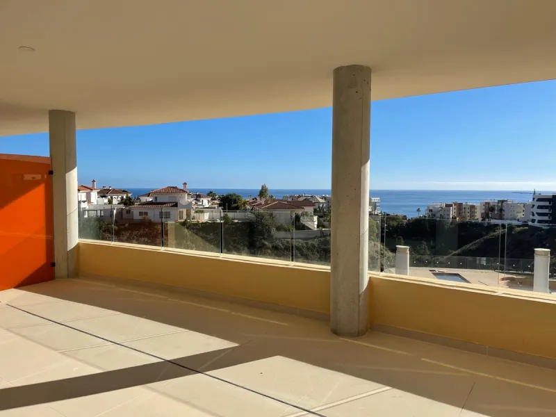 Apartment - Middle Floor Apartment в продаже в Fuengirola, Málaga. В доме 2 спален и 2 ванных комнат. Площадь дома 130 м²