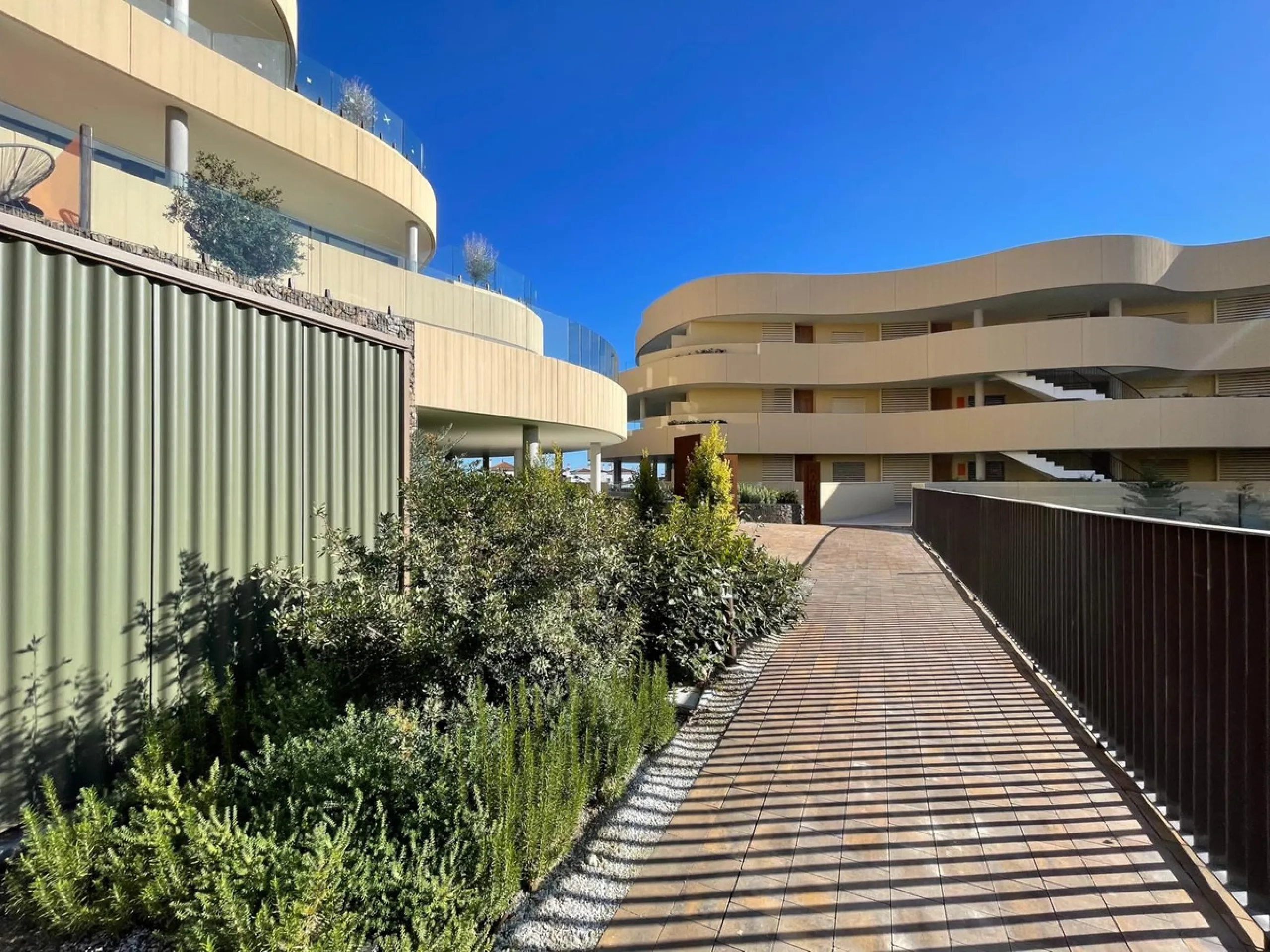 Apartment - Middle Floor Apartment в продаже в Fuengirola, Málaga. В доме 2 спален и 2 ванных комнат. Площадь дома 130 м²