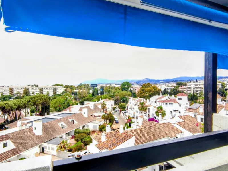 Just a two-minute walk from the beach, this apartment in Medina Garden, Puerto Banus, is the ideal place for a family vacation. This wonderful apartment can accommodate up to 5 people. It offers 2 bedrooms and 2 bathrooms, a well-equipped kitchen with a s