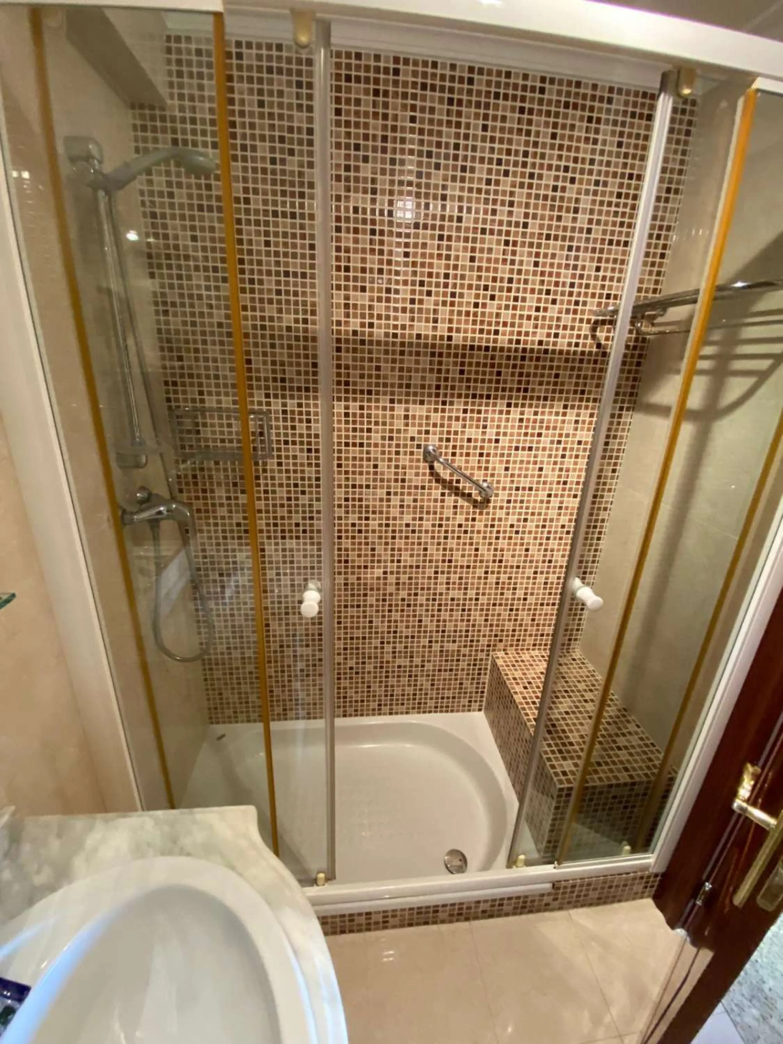 Apartment - Middle Floor Apartment в продаже в Málaga, Málaga. В доме 4 спален и 2 ванных комнат. Площадь дома 120 м²