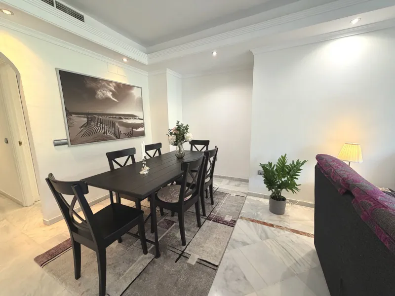Fantastic penthouse in Locrimar , an attractive location in the sought-after area of Nueva Andalucía, within walking distance to both Puerto Banús, beach,shops, supermarkets, and the exclusive Real Club Marbella Gym.