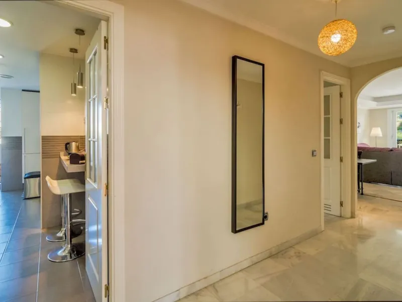 Fantastic penthouse in Locrimar , an attractive location in the sought-after area of Nueva Andalucía, within walking distance to both Puerto Banús, beach,shops, supermarkets, and the exclusive Real Club Marbella Gym.