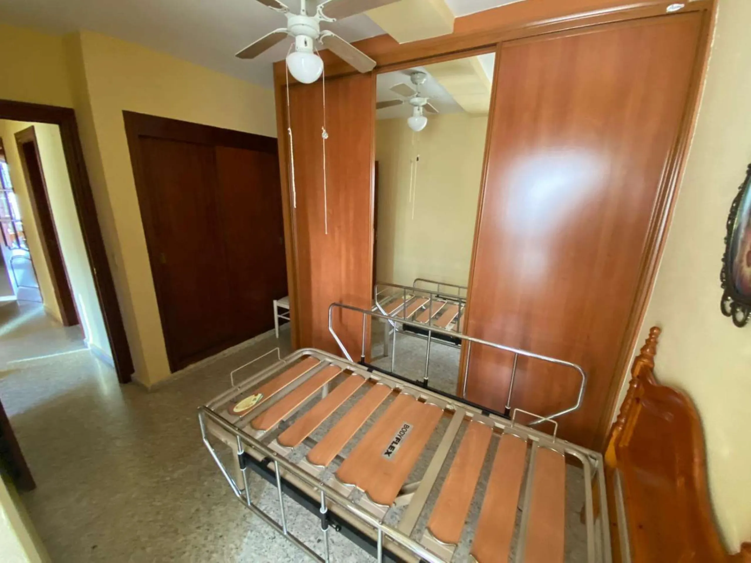Apartment - Middle Floor Apartment в продаже в Málaga, Málaga. В доме 4 спален и 2 ванных комнат. Площадь дома 120 м²