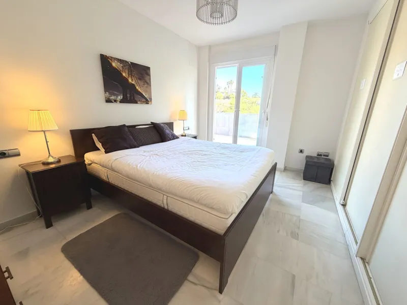 Fantastic penthouse in Locrimar , an attractive location in the sought-after area of Nueva Andalucía, within walking distance to both Puerto Banús, beach,shops, supermarkets, and the exclusive Real Club Marbella Gym.