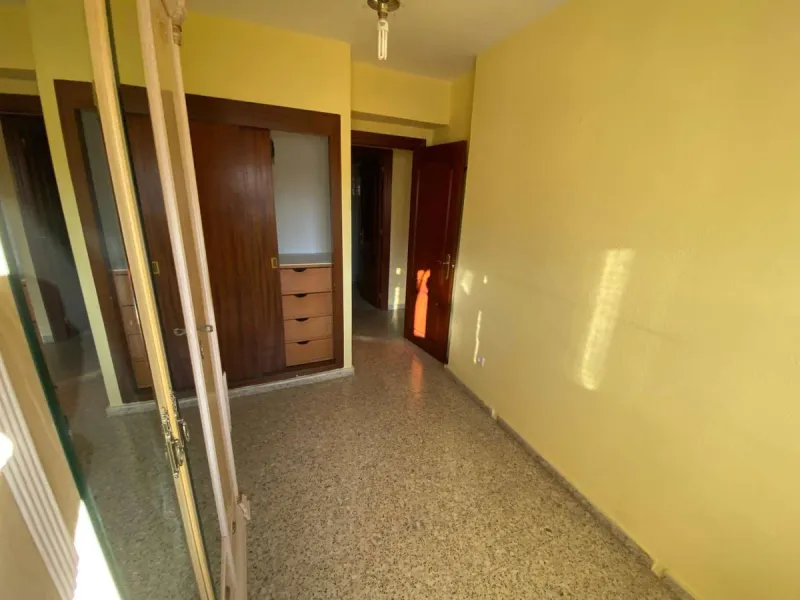 Apartment - Middle Floor Apartment в продаже в Málaga, Málaga. В доме 4 спален и 2 ванных комнат. Площадь дома 120 м²