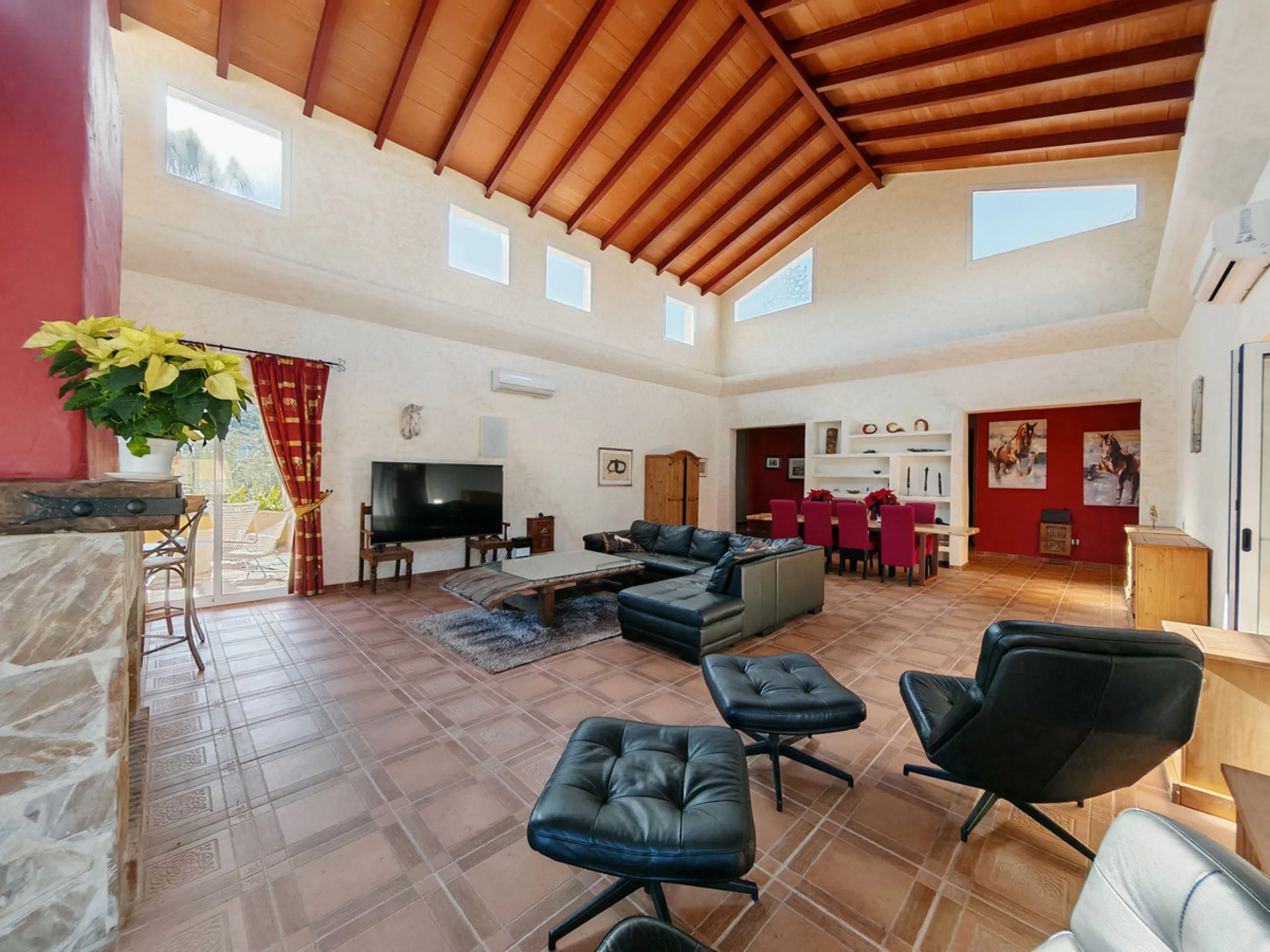 Exceptional equestrian estate for sale in Coín with four independent homes and full professional facilities.