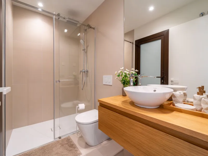 Brand new luxury south east facing apartment, located in the exclusive urbanization of Reserva del Higuerón, with 2 bedrooms, 2 bathrooms, spacious living-dining room, open plan kitchen fully furnished and equipped with electricial appliances from Bosch, 