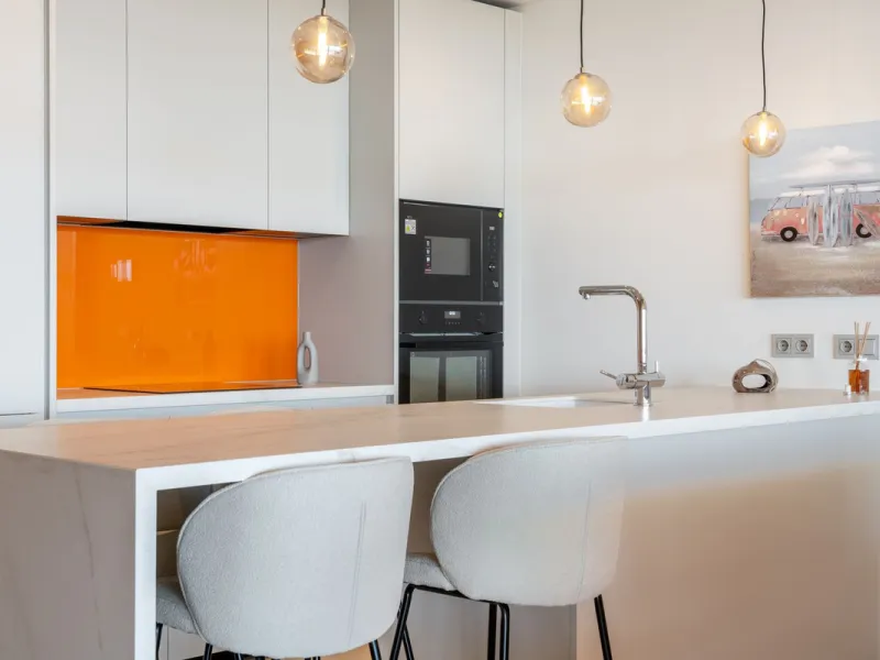 Brand new luxury south east facing apartment, located in the exclusive urbanization of Reserva del Higuerón, with 2 bedrooms, 2 bathrooms, spacious living-dining room, open plan kitchen fully furnished and equipped with electricial appliances from Bosch, 