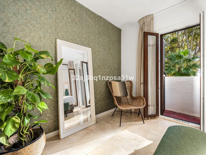 NEW EXCLUSIVE LISTING - SOLE AGENCY