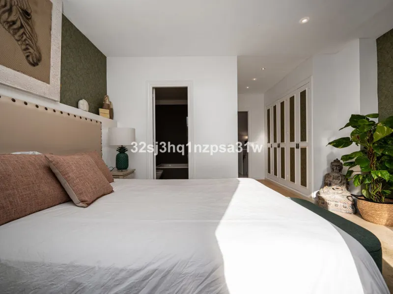 NEW EXCLUSIVE LISTING - SOLE AGENCY