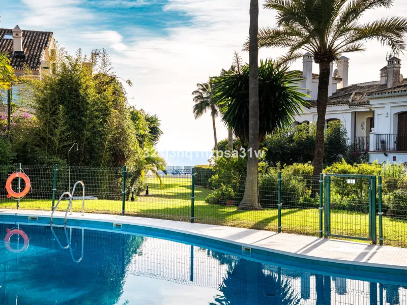 NEW EXCLUSIVE LISTING - SOLE AGENCY